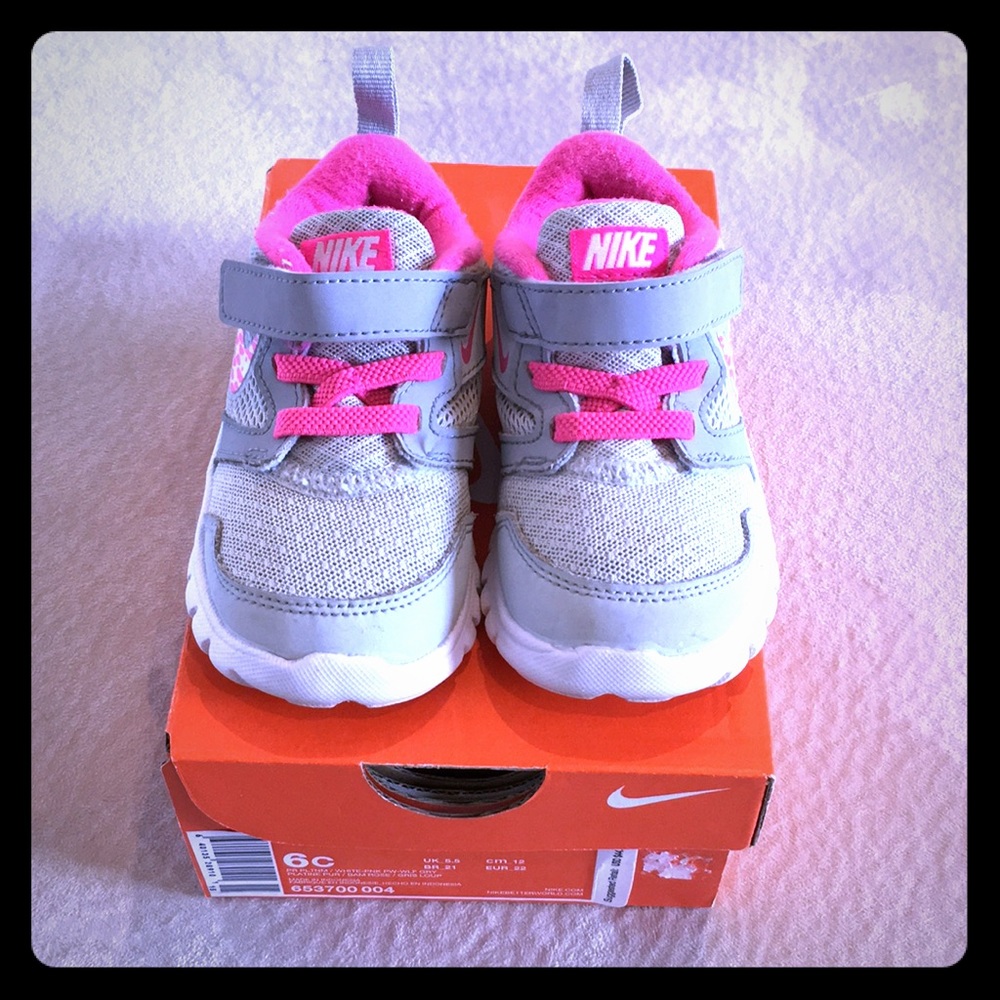 Nike Flex toddler sneakers 6c
